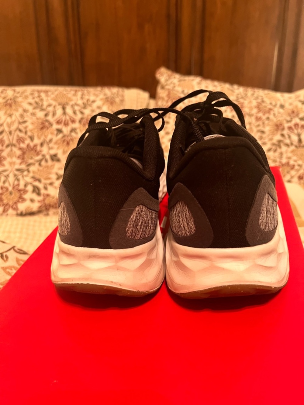 New Balance 1080v 15 Running Sneakers - Picture 3 of 5